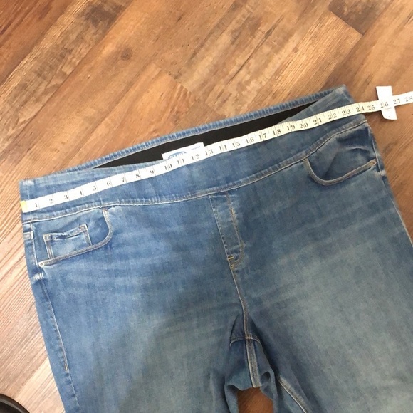 Old Navy Rockstar super skinny high rise capris - Picture 2 of 11